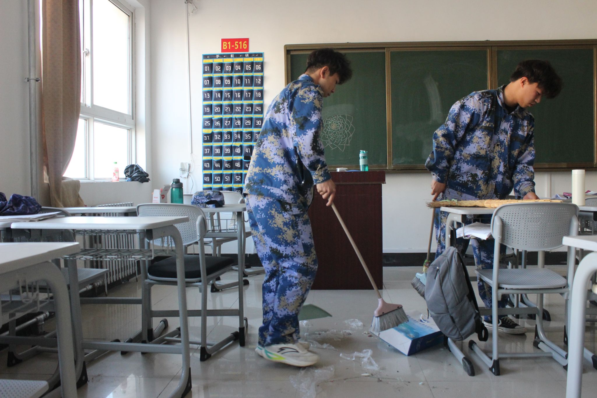 bw必威西汉姆联开展“扬帆净界 筑梦启航”世界卫生日大扫除活动